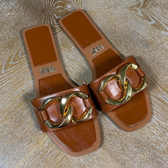 ZARA Brown Slides with Gold Chain Detail 40 - Picture 4 of 12